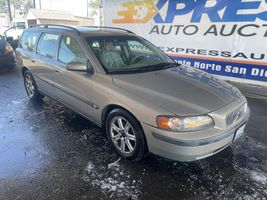 2004 VOLVO V70 BASE