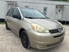 2004 TOYOTA SIENNA CE