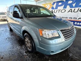 2009 CHRYSLER TOWN & COUNTRY LX
