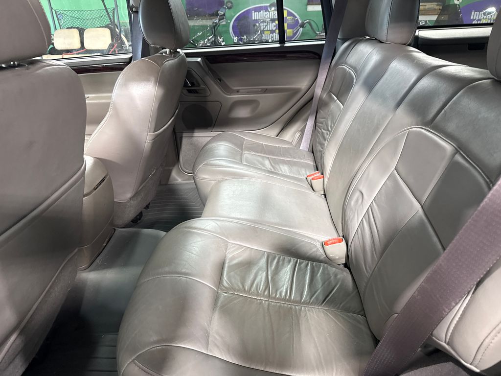 2004 JEEP GRAND CHEROKEE 8