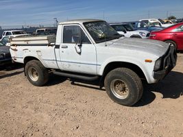1983 TOYOTA PICKUP DLX