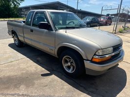 2001 CHEVROLET S10 LS