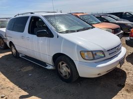 2000 TOYOTA SIENNA LE