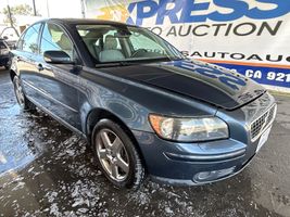 2005 VOLVO S40