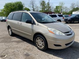 2009 TOYOTA SIENNA