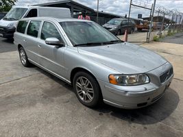 2007 VOLVO V70 BASE