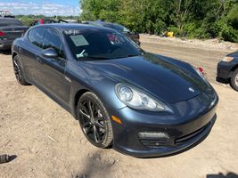 2011 PORSCHE PANAMERA 