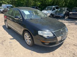 2010 VOLKSWAGEN PASSAT 