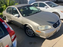 2000 NISSAN MAXIMA 