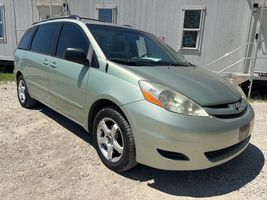 2006 TOYOTA SIENNA 