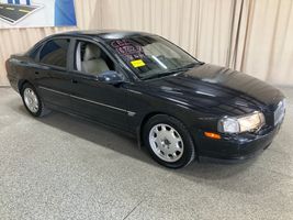 2003 VOLVO S80 BASE