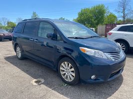 2012 TOYOTA SIENNA LIMITED