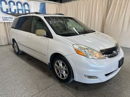 2006 TOYOTA SIENNA 