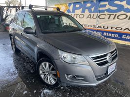 2011 VOLKSWAGEN TIGUAN 
