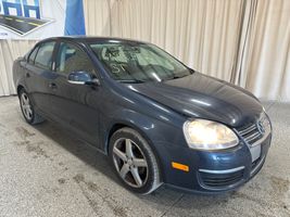 2010 VOLKSWAGEN JETTA LIMITED EDITION