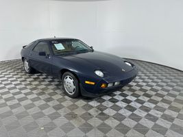 1986 PORSCHE 928 