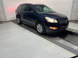 2011 CHEVROLET TRAVERSE LS