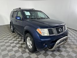 2006 NISSAN PATHFINDER SE