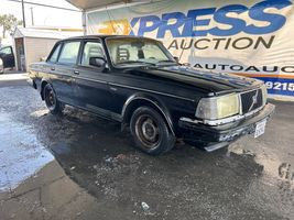 1988 VOLVO 240 