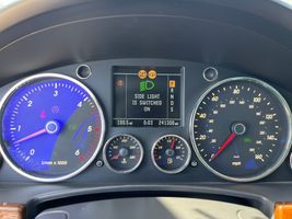 2004 VOLKSWAGEN TOUAREG 