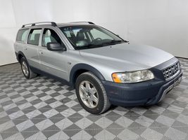 2005 VOLVO XC70 