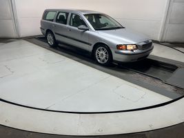 2001 VOLVO V70 T5