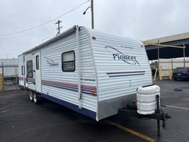 2005 FLEETWOOD PIONEER 