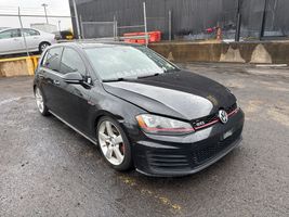 2016 VOLKSWAGEN GTI SE