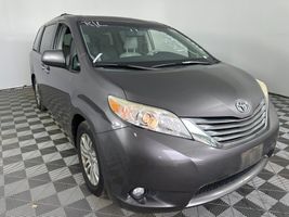 2012 TOYOTA SIENNA XLE