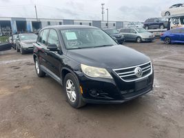2011 VOLKSWAGEN TIGUAN S