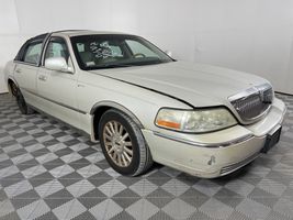 2004 LINCOLN TOWN CAR ULTIMATE