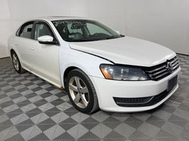 2013 VOLKSWAGEN PASSAT SE