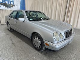1999 MERCEDES-BENZ E CLASS E320