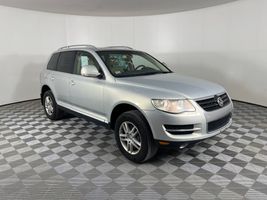 2009 VOLKSWAGEN TOUAREG 