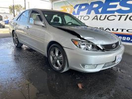 2005 TOYOTA CAMRY SE