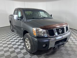 2004 NISSAN TITAN SE