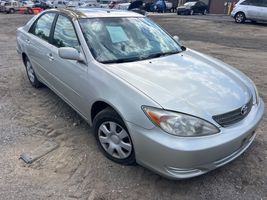 2004 TOYOTA CAMRY 