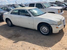 2006 CHRYSLER 300 BASE