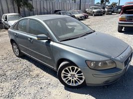 2005 VOLVO S40 BASE
