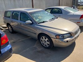 2001 VOLVO V70 BASE
