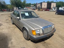1991 MERCEDES-BENZ 300 SERIES 300E