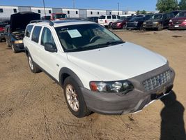 2004 VOLVO XC70 