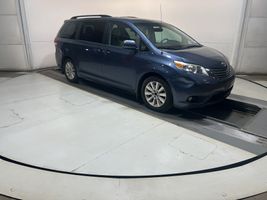 2014 TOYOTA SIENNA XLE