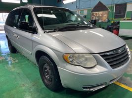 2005 CHRYSLER TOWN & COUNTRY LX