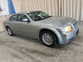2005 CHRYSLER 300 