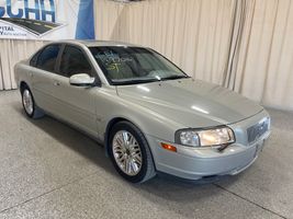 2002 VOLVO S80 BASE