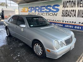 2001 MERCEDES-BENZ E CLASS E320