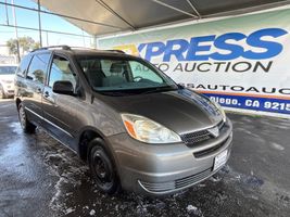 2005 TOYOTA SIENNA 
