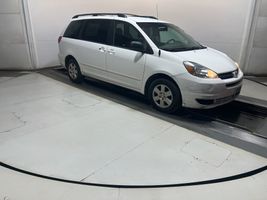 2004 TOYOTA SIENNA CE
