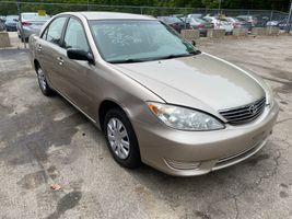 2005 TOYOTA CAMRY 